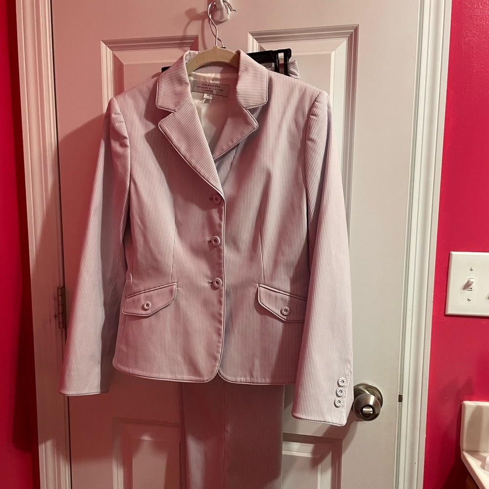 Tahari  suit white /lilac pinstripe suite excellent condition like new Classy